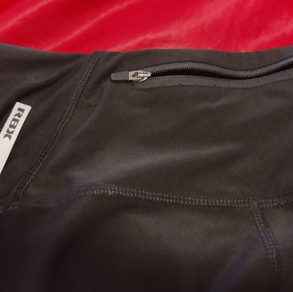 RBX Capri Leggings (S) - Zipper Pocket​ - Picture 2 of 4